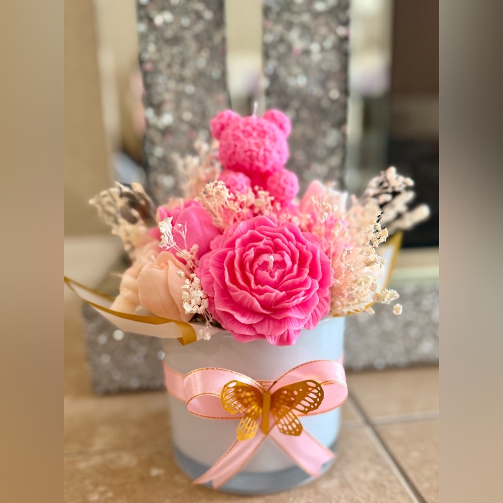 Eternal scented candles made entirely .Different prices